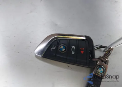 2022 BMW 3 Series 330E from USA, damaged, VIN 3MW5P7J00N8C65682